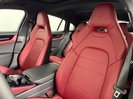 2025 Porsche Panamera Base