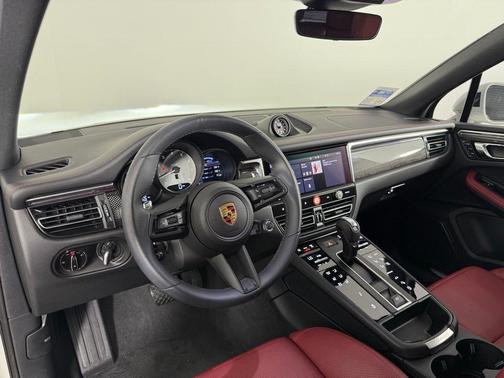 2025 Porsche Macan S