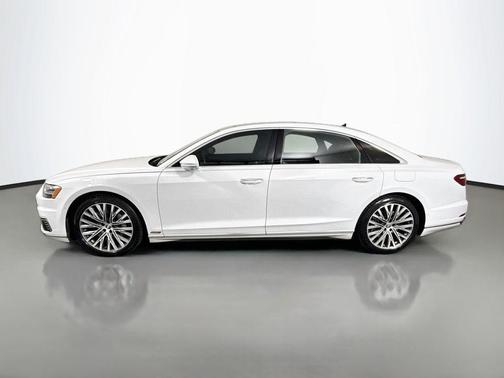 Glacier White Metallic 2020 Audi A8 e L 60