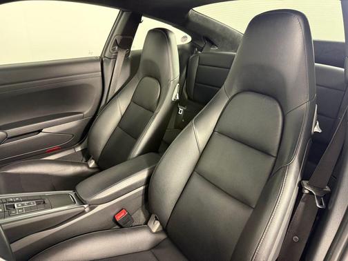 2017 Porsche 911 Carrera