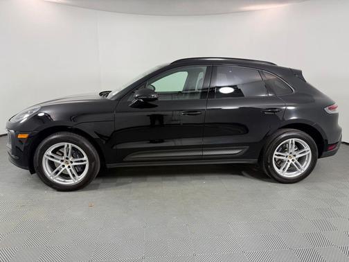 2022 Porsche Macan Base