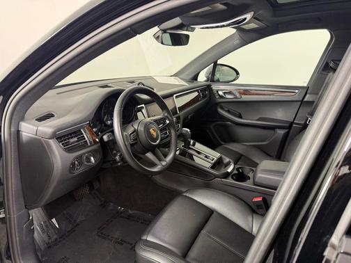 2022 Porsche Macan Base