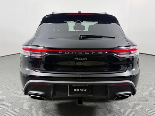 2022 Porsche Macan Base