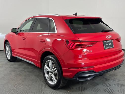 Tango Red Metallic 2021 Audi Q3 45 S line Premium