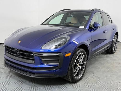 2025 Porsche Macan Base