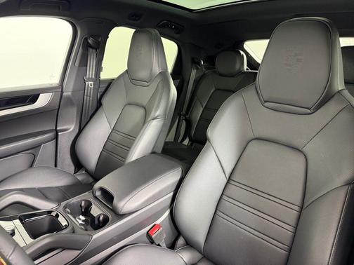 2025 Porsche Cayenne S