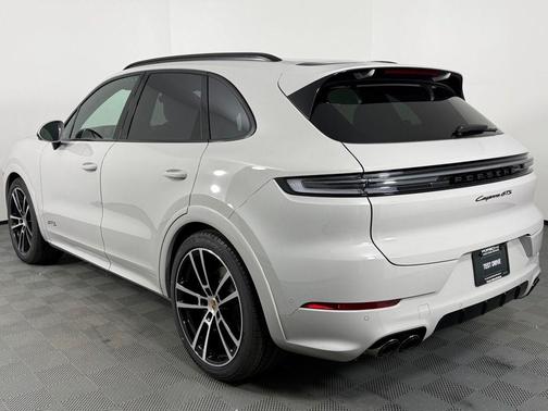 2026 Porsche Cayenne GTS