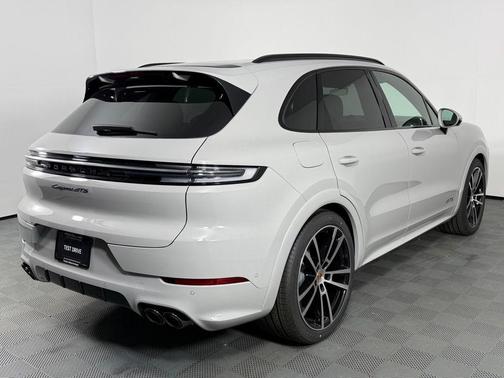 2026 Porsche Cayenne GTS