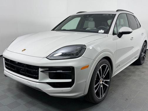 2026 Porsche Cayenne GTS
