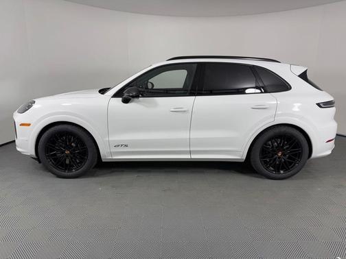 2026 Porsche Cayenne GTS