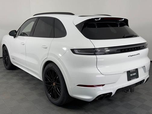 2026 Porsche Cayenne GTS