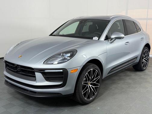 2025 Porsche Macan Base