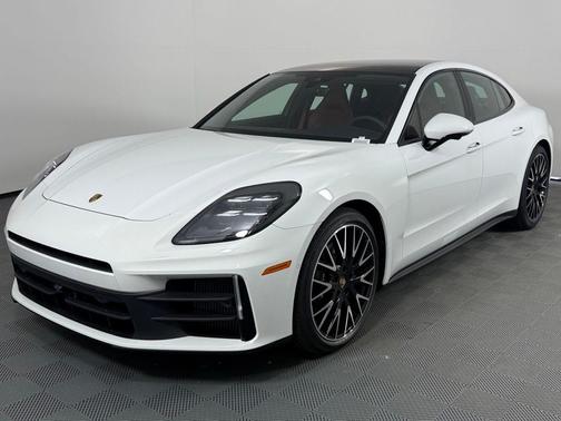 2025 Porsche Panamera Base