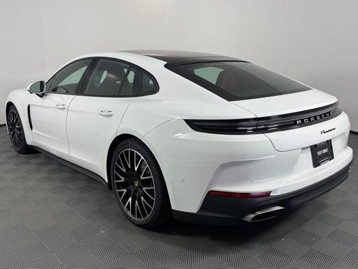 2025 Porsche Panamera Base