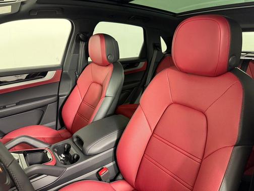 Chalk 2026 Porsche Cayenne Base