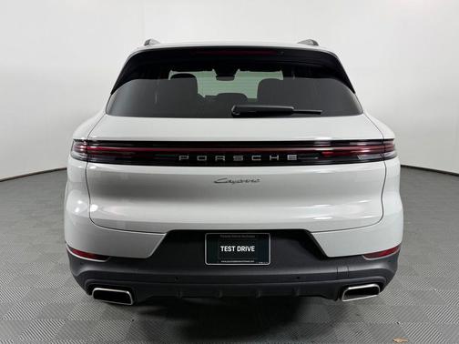 Chalk 2026 Porsche Cayenne Base