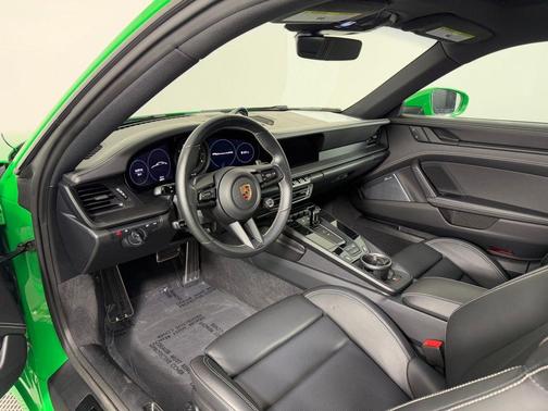 2023 Porsche 911 Carrera 4 GTS