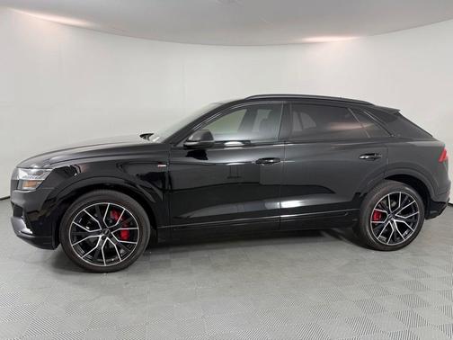 Mythos Black Metallic 2023 Audi Q8 55 Premium Plus