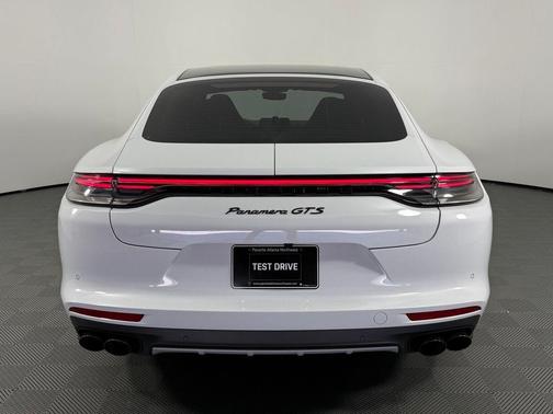 2022 Porsche Panamera GTS