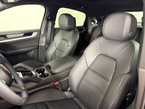 Chalk 2026 Porsche Cayenne S Coupe AWD