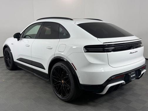 2026 Porsche Macan GTS