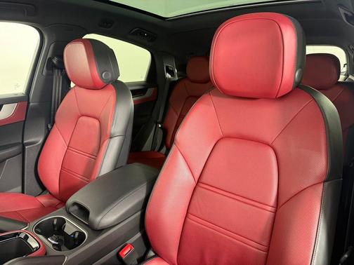 2024 Porsche Cayenne AWD