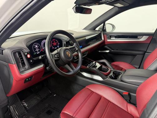 2024 Porsche Cayenne AWD
