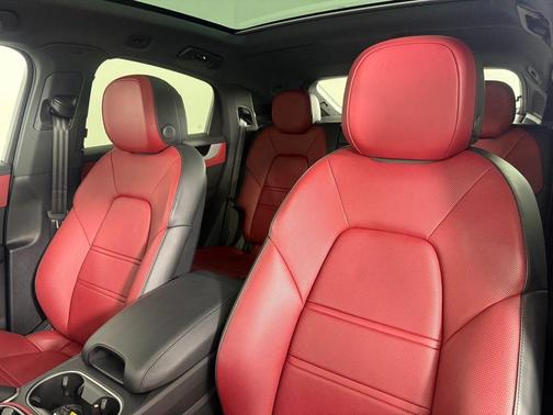 2024 Porsche Cayenne AWD