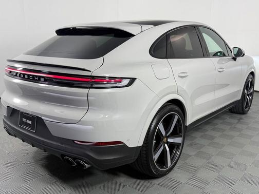 2024 Porsche Cayenne AWD
