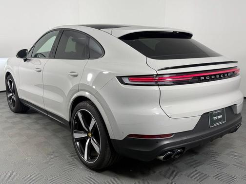 2024 Porsche Cayenne AWD