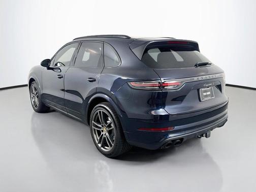 Moonlight Blue Metallic 2023 Porsche Cayenne S Platinum Edition