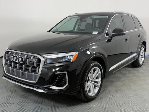 2025 Audi Q7 55 Premium Plus