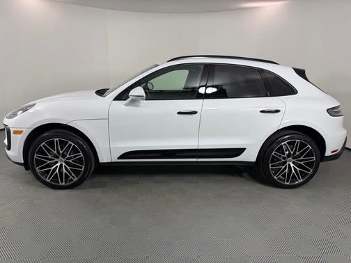Carrara White 2026 Porsche Macan Base