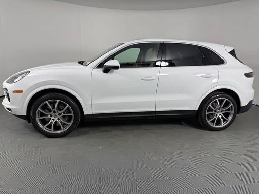 2023 Porsche Cayenne 