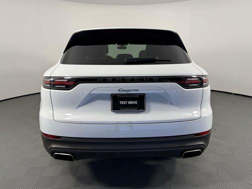 2023 Porsche Cayenne 
