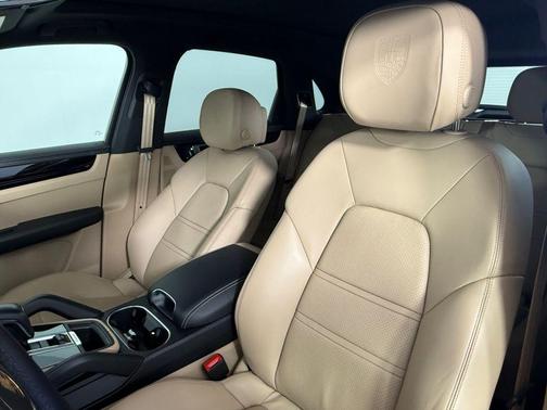 2023 Porsche Cayenne 
