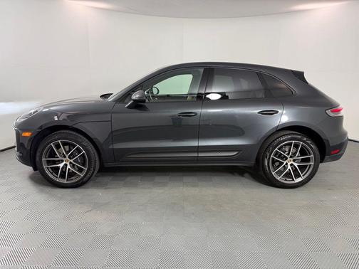 Volcano Grey Metallic 2023 Porsche Macan Base