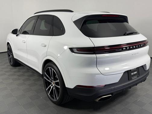 2024 Porsche Cayenne Base