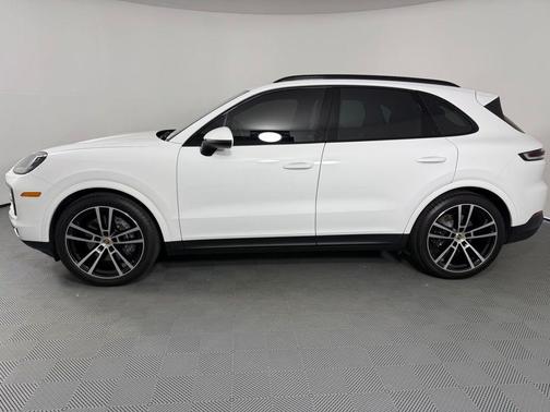 2024 Porsche Cayenne Base