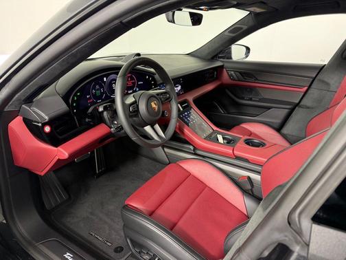 2025 Porsche Taycan GTS