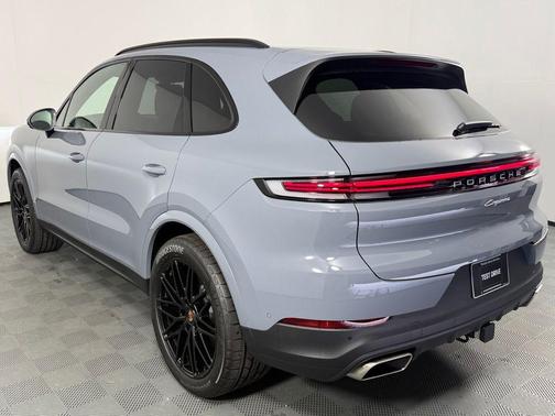 2025 Porsche Cayenne Base