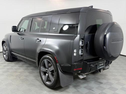 2024 Land Rover Defender P525 V8
