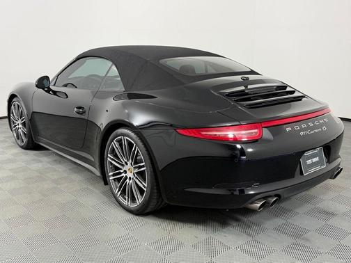 2015 Porsche 911 Carrera 4S