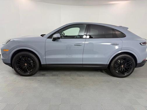 2025 Porsche Cayenne AWD