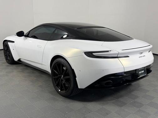 2018 Aston Martin DB11 V12