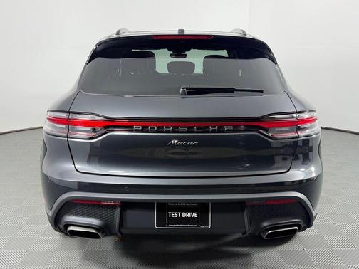 2025 Porsche Macan Base