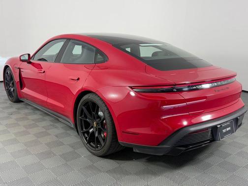 2022 Porsche Taycan GTS