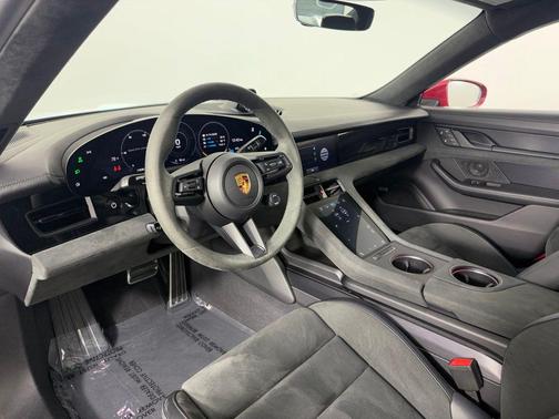 2022 Porsche Taycan GTS