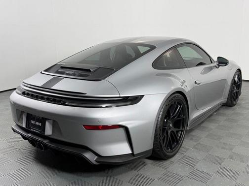 GT Silver Metallic 2026 Porsche 911 GT3