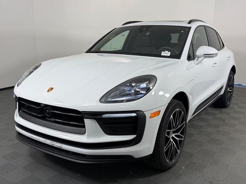 2026 Porsche Macan Base